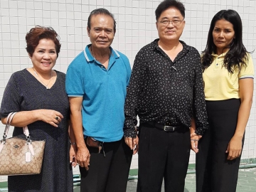 ยินดี : จักรพันธ์ วรอาคาร เลขานุการสมาคมเสริมความงามแห่งประเทศไทย และ เสริม ขำขาล อุปนายกสมาคมฯ ร่วมยินดีกับ สมใจ ทองแก้ว ในโอกาสทำบุญขึ้นบ้านใหม่ ที่ โครงการพฤกษ์วนา บ้านฟ้าปิยรมย์ คลองหก อ.ลำลูกกา จ.ปทุมธานี