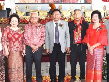 เปิดตลาดใหม่ : จรูญศักดิ์ สิงหเดช รองผวจ.ปทุมธานี เป็นประธานเปิด “ตลาดโรงเกลือท้ายเกาะ” ตลาดค้าส่ง - ค้าปลีกแห่งใหม่ ของ จ.ปทุมธานี ให้กับ วิเชียร - ศรีลำปาง สวาทยานนท์ เจ้าของโครงการศูนย์รวมสินค้าทุกชนิด โดยมี ดร.ไชยวัฒน์ เหลืองอมรเลิศ, อำนาจ - นงเยาว์ โตวชิรกุล และ ละออ ตั้งคารวคุณ ร่วมยินดี ที่ ตลาดโรงเกลือท้ายเกาะ ต.ท้ายเกาะ อ.สามโคก จ.ปทุมธานี