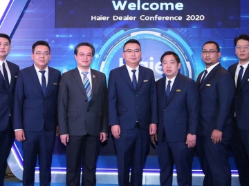 ประกาศความสำเร็จ : มร.จาง เจิ้งฮุ้ย ประธานกรรมการบริหาร และ ธเนศร์ บินอาซัน รอง ปธ.กก.บห.บริษัท ไฮเออร์ อีเล็คทริคอล
แอพพลายแอนซ์ (ประเทศไทย) จำกัด แถลงข่าวผลประกอบการของปี 2563 พร้อมรุกตลาดเครื่องใช้ไฟฟ้าสมาร์ทโฮมในปี 2564 พร้อมแผนกลยุทธ์ใหม่ “Smart Home Solution Provider, World’s Leading Ecosystem Brand” นำจุดเด่น
ด้านนวัตกรรม Family Care เข้ามาช่วยดูแลสุขภาพของทุกคนในครอบครัว ที่ ศูนย์การประชุมอิมแพ็ค เมืองทองธานี