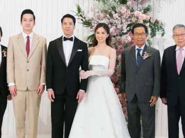 ให้หัวใจนำทาง : นุรักษ์ มาประณีต องคมนตรี, สุทธิเกียรติ จิราธิวัฒน์ ปธ.กก.โรงแรมและรีสอร์ทในเครือ
เซ็นทารา และ ธนาตรัยฉัตร ภูโชคอนันต์ ปธ.จนท.บห.บจก.อมาโด้ กรุ๊ป ร่วมเป็นประธานในพิธีฉลอง
มงคลสมรสระหว่าง อำไพรัตน์ เตชะภูวภัทร บุตรี ไพโรจน์- สมใจ เตชะภูวภัทร กับ ทัศน์ชัย พัฒนโกศัย
บุตร วิชิต พัฒนโกศัย โดยมีผู้เข้าร่วมอวยพรอย่างคับคั่ง ที่ โรงแรมเซ็นทารา แกรนด์ เซ็นทรัลเวิลด์