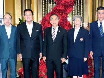 ประชาธิปไตยตามหลักนิติธรรม : วรวิทย์ กังศศิเทียม ประธานศาลรัฐธรรมนูญ เป็นประธานเปิดงาน “การเสริมสร้าง
ความรู้ความเข้าใจด้านเทคโนโลยีดิจิทัลในกระบวนการยื่นคำร้องต่อศาลรัฐธรรมนูญ” โดยมี พรทิภา ไสวสุวรรณวงศ์ เลขาธิการสำนักงานศาลรัฐธรรมนูญ, บุญเสริม นาคสาร และ สุทธิรักษ์ ทรงศิวิไล สองรองเลขาธิการฯ ร่วมงาน พร้อมด้วย
ดร.อัศวิน อิงคะกุล ประธาน มิราเคิล กรุ๊ป และคณะผู้บริหาร ร่วมต้อนรับ ที่ โรงแรมอัศวิน แกรนด์ คอนเวนชั่น

