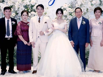 คืนสำคัญ วันพิเศษ : ปลิว ตรีวิศวเวทย์ ประธานกรรมการ และกรรมการบริหาร บริษัท ช.การช่าง จำกัด (มหาชน) เป็นประธานในพิธีฉลองมงคลสมรส ระหว่าง สุพิชชา สุภาชีพ บุตรี วิไลนาฎ สุภาชีพ กับ พิชยะ ตรีวิศวเวทย์ บุตร เจริญ-บังอร ตรีวิศวเวทย์ ที่ โรงแรมอัศวิน แกรนด์ คอนเวนชั่น เขตหลักสี่


