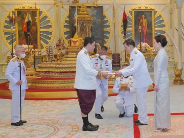 พระบาทสมเด็จพระเจ้าอยู่หัว และ สมเด็จพระนางเจ้าฯ พระบรมราชินี เสด็จออก ณ พระที่นั่งอัมพรสถาน พระราชวัง
ดุสิต พระราชทานพระบรมราชวโรกาสให้ นายฮุน ซาเรือน (Mr.Hun Saroeun) ซึ่งเคยดำรงตำแหน่งเป็นผู้ช่วยรัฐมนตรีว่าการกระทรวงการต่างประเทศ ราชอาณาจักรกัมพูชา เฝ้าทูลละอองธุลีพระบาท ถวายพระราชสาส์นตราตั้ง เป็นเอกอัครราชทูตวิสามัญราชอาณาจักรกัมพูชาประจำราชอาณาจักรไทย เมื่อวันพุธที่ 21 มิถุนายน 2566 เวลา 17.29 น.

