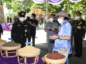 สมเด็จพระกนิษฐาธิราชเจ้า กรมสมเด็จพระเทพรัตนราชสุดาฯ สยามบรมราชกุมารี เสด็จฯ ไปทรงเปิดศูนย์ผลิตพันธุ์กบ
พระราชทาน “เพื่อนช่วยเพื่อน” พื้นที่ภาคเหนือตอนบน, ศูนย์ผลิตพันธุ์สัตว์ปีกพระราชทานฯ โดยกองพันทหารม้าที่ 10 กรมทหารม้าที่ 2 และศูนย์ผลิตพันธุ์ปลาน้ำจืดพระราชทานฯ โดยกองพันทหารม้าที่ 15 กรมทหารม้าที่ 2 ณ โครงการทหารพันธุ์ดีน่าน ฐานปฏิบัติการแสงเพ็ญ อำเภอภูเพียง จังหวัดน่าน เมื่อวันศุกร์ ที่ 7 กรกฎาคม 2566 เวลา 08.42 น.

