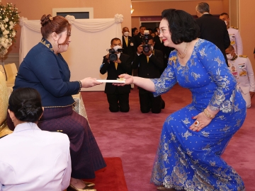 พระเจ้าวรวงศ์เธอ พระองค์เจ้าสิริภาจุฑาภรณ์ เสด็จไปทอดพระเนตรการแสดงคอนเสิร์ตทัพฟ้าคู่ไทยเพื่อ “ชัยพัฒนา” ครั้งที่ 14 ซึ่งกองทัพอากาศจัดขึ้นเป็นประจำทุกปี เพื่อนำรายได้ทั้งหมดโดยไม่หักค่าใช้จ่าย สนับสนุนการดำเนินงานของมูลนิธิชัยพัฒนา โอกาสนี้ ประทานพระโอกาสให้ คุณหญิงปัทมา ลีสวัสดิ์ตระกูล ผู้ให้การสนับสนุนการจัดคอนเสิร์ตฯ เฝ้ารับประทานของที่ระลึก ณ หอประชุมใหญ่ ศูนย์วัฒนธรรมแห่งประเทศไทย กรุงเทพมหานคร เมื่อวันพุธที่ 5 กรกฎาคม 2566

