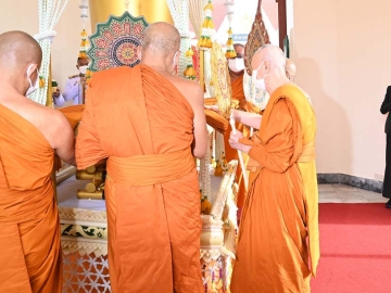 สมเด็จพระกนิษฐาธิราชเจ้า กรมสมเด็จพระเทพรัตนราชสุดาฯ สยามบรมราชกุมารี เสด็จพระราชดำเนินไปในการพระราชทานเพลิงศพ พลโท ทวีเกียรติ โกไศยกานนท์ ม.ว.ม, ป.ช. อดีตราชองครักษ์พิเศษ สายงานมูลนิธิสายใจไทย ในพระบรมราชูปถัมภ์ ดูแลสมาชิกมูลนิธิสายใจไทย ที่หน่วยฝึกอาชีพ เขตบางนา และที่หมู่บ้านสายใจไทย จังหวัดสุโขทัย
ณ เมรุหลวงหน้าพลับพลาอิศริยาภรณ์ วัดเทพศิรินทราวาสราชวรวิหาร เขตป้อมปราบศัตรูพ่าย กรุงเทพมหานคร

