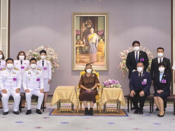 สมเด็จพระกนิษฐาธิราชเจ้า กรมสมเด็จพระเทพรัตนราชสุดาฯ สยามบรมราชกุมารี เสด็จออก ณ วังสระปทุม พระราชทานพระราชวโรกาสให้ นายขรรค์ ประจวบเหมาะ
ผู้อำนวยการสำนักงานจัดหารายได้ นำ นายเอกนิติ นิติทัณฑ์ประภาศ อธิบดีกรมสรรพสามิต และคณะผู้บริหารกรมสรรพสามิต เฝ้าทูลละอองพระบาท ทูลเกล้าทูลกระหม่อมถวายเงิน โดยเสด็จพระราชกุศลตามพระราชอัธยาศัย และสมทบเงินทุนฉุกเฉินเพื่อช่วยเหลือผู้ประสบภัยพิบัติสภากาชาดไทย โอกาสนี้ อธิบดีกรมสรรพสามิต น้อมเกล้าน้อมกระหม่อมถวายรถยนต์ไฟฟ้า VOLT CITY EV เพื่อทรงใช้ตามพระราชอัธยาศัย เมื่อวันศุกร์ที่ 18 สิงหาคม 2566 เวลา 09.00 น.