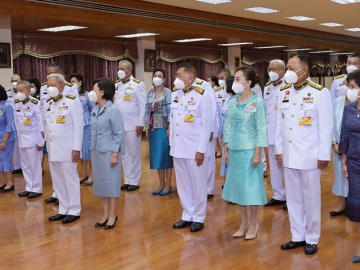พระบาทสมเด็จพระเจ้าอยู่หัว ทรงพระกรุณาโปรดเกล้าฯ ให้ สมเด็จพระกนิษฐาธิราชเจ้า กรมสมเด็จพระเทพรัตนราชสุดาฯ สยามบรมราชกุมารี เสด็จลงแทนพระองค์ สมเด็จพระนางเจ้าสิริกิติ์ พระบรมราชินีนาถ พระบรมราชชนนีพันปีหลวง พระราชทานพระราชวโรกาสให้ พลเอกสุรยุทธ์ จุลานนท์ ประธานองคมนตรี นำคณะองคมนตรีและภริยา เฝ้าฯ ถวายพระพรชัยมงคล และทูลเกล้าฯ ถวายเงินและสิ่งของ เนื่องในโอกาสวันเฉลิมพระชนมพรรษา สมเด็จพระนางเจ้าสิริกิติ์ พระบรมราชินีนาถ พระบรมราชชนนีพันปีหลวง วันที่ 12 สิงหาคม 2566 ณ อาคารชัยพัฒนา สวนจิตรลดา พระราชวังดุสิต เมื่อวันอาทิตย์ที่ 27 สิงหาคม 2566

