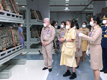 สมเด็จพระกนิษฐาธิราชเจ้า กรมสมเด็จพระเทพรัตนราชสุดาฯ สยามบรมราชกุมารี เสด็จพระราช
ดำเนินไปทรงเปิดอาคารคลังกลางพิพิธภัณฑสถานแห่งชาติ อำเภอคลองหลวง จังหวัดปทุมธานี เนื่องใน
วันอนุรักษ์มรดกไทย เพื่อให้มีพื้นที่เพียงพอต่อปริมาณโบราณวัตถุที่เพิ่มมากขึ้นและเก็บรวบรวมโบราณวัตถุ
อย่างเป็นระบบตามมาตรฐานพิพิธภัณฑ์วิทยา เมื่อวันจันทร์ที่ 28 สิงหาคม 2566 เวลา 08.52 น.

