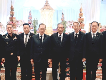 ร่วมอาลัย : พินิจ จารุสมบัติ อดีตรองนายกรัฐมนตรี เป็นประธานในพิธีสวดพระอภิธรรมศพ
คุณแม่ทิพย์วรรณ จิรชนานนท์ มารดา พ.ต.อ.โกวิทย์ จิรชนานนท์ และ พล.อ.สุวิทย์ จิรชานานนท์ โดยมี ไพรัช วรปาณิ และ กิตติพงษ์ เตรัตนชัย นายกกิตติมศักดิ์เกียรติคุณถาวร สมาคมวิเทศพาณิชย์ไทย-จีน ร่วมพิธี ณ วัดเทพศิรินทราวาส

