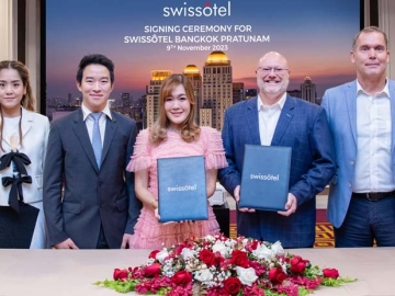 โรงแรมระดับพรีเมียม : พัชราวดี
วีรบวรพงศ์ และ วัลลภ กมลวิศิษฎ์ กก.บห.บจก.อินฟีนิตี้ ประตูน้ำ แบงค็อก
ลงนามสัญญาการบริหารโรงแรม
กับ แอคคอร์ เครือข่ายโรงแรมชั้นนำระดับโลก เพื่อเตรียมเปิดตัว “โรงแรม
สวิสโซเทล กรุงเทพ ประตูน้ำ”
ห้องพักทั้ง 325 ห้อง บริการระดับสากล กำหนดเปิดต้นปี พ.ศ. 2570

