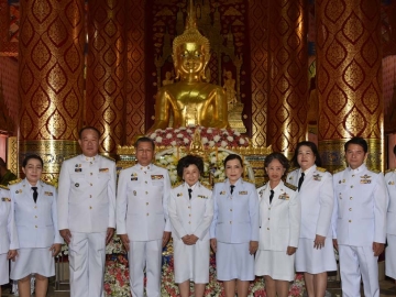 กฐินพระราชทาน : รศ.เกศินี วิฑูรชาติ อธิการบดีมหาวิทยาลัยธรรมศาสตร์ เป็นประธานในพิธีถวายผ้าพระกฐินพระราชทาน โดยมี วรญาณ บุญณราช ผู้ว่าราชการจังหวัดมุกดาหาร, พรชัย พุดซ้อน นายอำเภอเมืองมุกดาหาร, กรรณิการ์
รัชฎามาศ ธนารักษ์พื้นที่มุกดาหาร พร้อมคณะผู้บริหารมหาวิทยาลัยธรรมศาสตร์ ร่วมพิธี และถวายจตุปัจจัย
เป็นจำนวนเงินทั้งสิ้น 1,820,183.80 บาท ณ วัดศรีมงคลใต้(พระอารามหลวง) อำเภอเมืองมุกดาหาร จังหวัดมุกดาหาร

