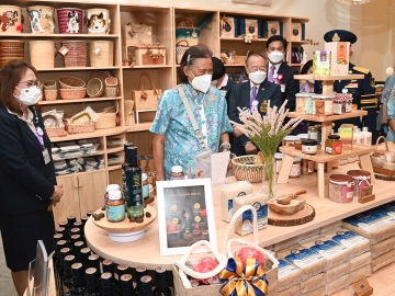 สมเด็จพระกนิษฐาธิราชเจ้า กรมสมเด็จพระเทพรัตนราชสุดาฯ สยามบรมราชกุมารี เสด็จพระราชดำเนิน
ไปทรงเปิดร้านภัทรพัฒน์ มูลนิธิชัยพัฒนา โดยเป็นสาขาลำดับที่ 11 เปิดจำหน่ายผลิตภัณฑ์ที่เกิดจาก
การพัฒนาโครงการต่างๆ ของมูลนิธิฯ รวมถึงโครงการพระราชดำริ และสินค้าชุมชนที่มีความหลากหลาย
ณ สถานีบริการ พีทีที สเตชั่น แฟลกชิป สาขาวิภาวดี 62 เมื่อวันศุกร์ที่ 16 กุมภาพันธ์ 2567