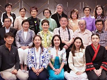 เตรียมพร้อม : คุณหญิงณัฐิกา วัธนเวคิน อังอุบลกุล ประธานสหพันธ์สมาคมสตรีนักธุรกิจและวิชาชีพ
แห่งประเทศไทย ในพระบรมราชินูปถัมภ์ จัดซ้อมการแสดงอุปรากรจีนภาคภาษาไทยให้แก่นักแสดงกิตติมศักดิ์ ที่ มหาวิทยาลัยหอการค้าไทย ซึ่งจะแสดงในงานกาลาดินเนอร์ “เบญจกตัญญุตา” โครงการ
“สสธวท รวมใจเทิดเอกลักษณ์แห่งปัญจมังกร จารึกความกตัญญูต่อแผ่นดิน” ในวันอาทิตย์ที่ 25 ส.ค.2567


