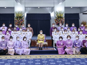 สมเด็จพระกนิษฐาธิราชเจ้า กรมสมเด็จพระเทพรัตนราชสุดาฯ สยามบรมราชกุมารี เสด็จออก ณ ศาลาดุสิดาลัย สวนจิตรลดา พระราชทาน
พระราชวโรกาสให้ นายอนุทิน ชาญวีรกูล รองนายกรัฐมนตรี และรัฐมนตรีว่าการกระทรวงมหาดไทย นำคณะผู้บริหารกระทรวงมหาดไทย และกรมการพัฒนาชุมชน พร้อมด้วยผู้นำตำบลเข้มแข็งตามหลักปรัชญาของเศรษฐกิจพอเพียง ดีเลิศระดับจังหวัด เฝ้าฯ ทูลเกล้าฯ ถวายเงิน
โดยเสด็จพระราชกุศลตามพระราชอัธยาศัย และเพื่อสมทบกองทุนพัฒนาเด็กและเยาวชนในถิ่นทุรกันดาร เมื่อวันศุกร์ที่ 19 กรกฎาคม 2567 เวลา 09.00 น.

