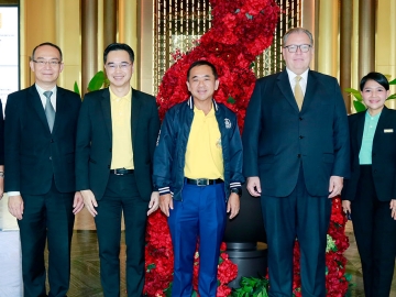 เตรียมความพร้อมให้ผู้ประกอบการ : ศ.พิเศษ วิศิษฏ์ วิศิษฏ์สรอรรถ ปลัดกระทรวงดิจิทัลเพื่อเศรษฐกิจ
และสังคม เปิดการประชุมเชิงปฏิบัติการ หัวข้อเรื่อง “แนวทางส่งเสริมผู้ประกอบการในการเริ่มต้น
ธุรกิจและความพร้อมในการเป็นผู้ประกอบการ” โดยมี เวทางค์ พ่วงทรัพย์ รองปลัดกระทรวงฯ พร้อมคณะผู้บริหารกระทรวงฯ และคณะผู้บริหารโรงแรมฯ ต้อนรับ ที่ โรงแรมอัศวิน แกรนด์ คอนเวนชั่น