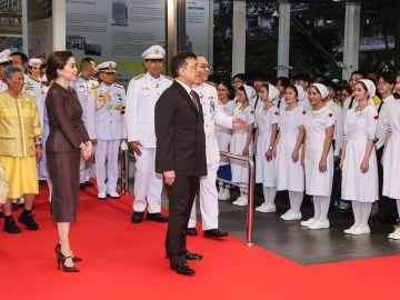 พระบาทสมเด็จพระเจ้าอยู่หัว และ สมเด็จพระนางเจ้าฯ พระบรมราชินี เสด็จพระราชดำเนินไปทรงเปิดอาคารจักรีทศมรามาธิบดินทร์ ณ โรงพยาบาลจุฬาลงกรณ์ สภากาชาดไทย เขตปทุมวัน กรุงเทพมหานคร ที่สร้างขึ้นเพื่อเพิ่มพื้นที่และขยายการให้บริการผู้ป่วยนอก มุ่งให้บริการที่มีประสิทธิภาพ รวดเร็ว และครบวงจร ตั้งอยู่ระหว่างอาคาร ภปร. และอาคาร สก. สูง 15 ชั้น และชั้นใต้ดิน 4 ชั้น มีพื้นที่ใช้สอยรวม 50,000 ตารางเมตร โอกาสนี้ สมเด็จพระกนิษฐาธิราชเจ้า กรมสมเด็จพระเทพรัตนราชสุดาฯ สยามบรมราชกุมารี อุปนายิกาผู้อำนวยการสภากาชาดไทย เฝ้าทูลละอองธุลีพระบาทฯ เมื่อวันอาทิตย์ที่ 17 พฤศจิกายน 2567