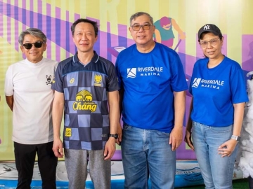 ผู้สนับสนุนอย่างเป็นทางการ : สมเกียรติ มรรคยาธร ประธานเจ้าหน้าที่บริหาร ธุรกิจอาหาร และ มัลลิกา บุระขันธ์ ผอ.ฝ่ายบริหาร
การตลาด และ ผอ.ฝ่ายมารีน่ายอร์ชคลับ บมจ.พี อาร์ จี คอร์ปอเรชั่น ผู้บริหารกลุ่มธุรกิจริเวอร์เดล มารีน่า (Riverdale Marina)
ศูนย์กลางและผู้ให้บริการด้านเรือ และกิจกรรมทางน้ำอย่างครบวงจร บนลุ่มน้ำเจ้าพระยา ร่วมพิธีเปิดการแข่งขันกระดาน
ยืนพายและเรือพายในลุ่มแม่กลอง “SUP ลุ่มแม่กลอง สนาม 2” ที่ สนามการแข่งขันริมน้ำ ร้าน Unique 77 อ.บ้านโป่ง จ.ราชบุรี


