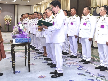 สมเด็จพระกนิษฐาธิราชเจ้า กรมสมเด็จพระเทพรัตนราชสุดาฯ สยามบรมราชกุมารี เสด็จออก ณ วังสระปทุม พระราชทานพระราชวโรกาสให้ นายอัครา พรหมเผ่า รัฐมนตรีช่วยว่าการกระทรวงเกษตรและสหกรณ์ นำคณะผู้บริหารกระทรวงเกษตรและสหกรณ์ เฝ้าทูลละอองพระบาท ทูลเกล้าทูลกระหม่อมถวายเงินรายได้จากการออกร้านงานกาชาด
ของกระทรวงเกษตรและสหกรณ์ ประจำปี 2566 เพื่อบำรุงสภากาชาดไทย เมื่อวันพุธที่ 30 เมษายน 2568 เวลา 15.00 น.