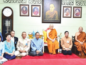 สมเด็จพระอริยวงศาคตญาณ สมเด็จพระสังฆราช สกลมหาสังฆปริณายก โปรดให้ พล.อ.อ.ชลิต
พุกผาสุข องคมนตรี ในฐานะ ประธานคณะกรรมการจัดสร้างพระสมเด็จองค์ปฐม นำ พระอธิการธาตุ อธิปัญโญ
เจ้าอาวาสวัดเทพประทาน ผู้ริเริ่มโครงการจัดสร้างพระฯพร้อมด้วยคณะกรรมการ เข้าเฝ้าเพื่อถวายสรุปโครงการ และถวายหนังสือ“พลังแห่งศรัทธา” ณ ตำหนักอรุณ วัดราชบพิธสถิตมหาสีมาราม เขตพระนคร