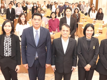 เสริมสร้างความรู้ : ศรชัย ชูวิเชียร รักษาราชการแทน รองเลขาธิการคณะกรรมการ ป.ป.ช. เปิดการสัมมนาหัวข้อ “นโยบายป้องกันการให้สินบนจากระดับบริหารสูงสุดและนำไปสู่การปฏิบัติในองค์กร” เพื่อให้เข้าใจการกำหนดมาตรการควบคุมภายในที่เหมาะสมเพื่อป้องการการให้สินบน ที่ โรงแรมดิ เอมเมอรัลด์