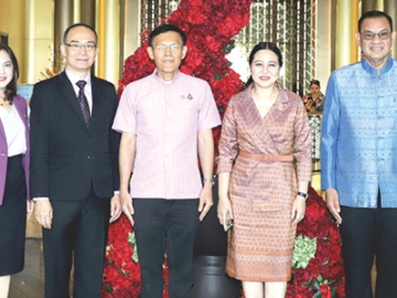 สร้างการรับรู้ : ดร.รวีวรรณ ภูริเดช ผอ.สำนักงานคณะกรรมการนโยบายที่ดินแห่งชาติ เปิดโครงการประชาสัมพันธ์เพื่อความเข้าใจในการขับเคลื่อนผลการดำเนินงานปรับปรุงแผนที่แนวเขตที่ดินของรัฐแบบบูรณาการ มาตราส่วน 1 : 4000 (One Map) อย่างมีประสิทธิภาพ ที่โรงแรมอัศวิน แกรนด์ คอนเวนชั่น เขตหลักสี่