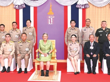 สมเด็จพระกนิษฐาธิราชเจ้า กรมสมเด็จพระเทพรัตนราชสุดาฯ สยามบรมราชกุมารี เสด็จพระราชดำเนินไปทรงเป็นประธานการประชุมคณะกรรมการควบคุมโรคขาดสารไอโอดีนแห่งชาติ ครั้งที่ 1/ 2568 เพื่อนำเสนอความก้าวหน้าการดำเนินงานตามแผนปฏิบัติการด้านการควบคุมและป้องกันโรคขาดสารไอโอดีน
แห่งชาติ 2565-2570 และการดำเนินงานของภาคีเครือข่าย โอกาสนี้ ทอดพระเนตรนิทรรศการการเฝ้าระวังระดับไอโอดีนในปัสสาวะ โดยรูปแบบการตรวจสอบ
เป็นรอบ สำหรับเด็กอายุ 3-5 ปี และผู้สูงอายุ ณ กระทรวงสาธารณสุข อำเภอเมือง จังหวัดนนทบุรี เมื่อวันพุธที่ 14 พฤษภาคม 2568 เวลา 14.49 น.