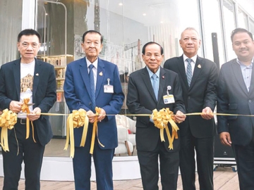 “Punthai Coffee Pride by The River” : วันมูหะมัดนอร์ มะทา ประธานรัฐสภา เป็นประธานเปิดร้านกาแฟพันธุ์ไทย สาขาใหม่ ณ อาคารรัฐสภา โดยมี บุญส่ง น้อยโสภณ รองประธานวุฒิสภา, พิพัฒน์ รัชกิจประการ รมว.แรงงาน, พิทักษ์ รัชกิจประการ ประธานเจ้าหน้าที่บริหาร และ กก.ผจก.ใหญ่ บมจ.พีทีจี เอ็นเนอยี และ สุขวสา ภูชัชวนิชกุล กก.ผจก.บจก.กาแฟพันธุ์ไทย ร่วมงาน พร้อมเปิดตัว “รัฐสภาเบลนด์” 2 เมนูสุดเอ็กซ์คลูซีฟพิเศษเฉพาะสาขาอาคารรัฐสภาเท่านั้น