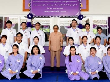 สมเด็จพระกนิษฐาธิราชเจ้า กรมสมเด็จพระเทพรัตนราชสุดาฯ สยามบรมราชกุมารี เสด็จพระราชดำเนินไปทรงเปิดป้ายโรงเรียนตำรวจตระเวนชายแดนท่านผู้หญิงอังกาบ บุณยัษฐิติ (บ้านคลองวาย) อำเภอวิภาวดี จังหวัดสุราษฎร์ธานี ซึ่งกองกำกับการตำรวจตระเวนชายแดนที่ 41 ก่อสร้างแล้วเสร็จ และเปลี่ยนชื่อมาจากโรงเรียนตำรวจตระเวนชายแดนบ้านคลองวาย เพื่อเป็นอนุสรณ์ให้ท่านผู้หญิงอังกาบ บุณยัษฐิติ พระอาจารย์
ในสมเด็จพระกนิษฐาธิราชเจ้า กรมสมเด็จพระเทพรัตนราชสุดาฯ สยามบรมราชกุมารี เมื่อวันศุกร์ที่ 23 พฤษภาคม 2568 เวลา 09.36 น.