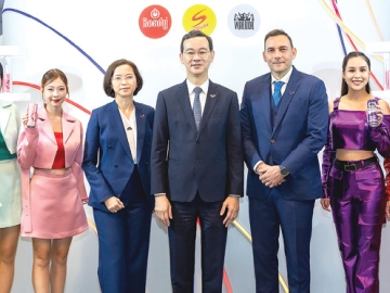 ส่งเสริมการค้าระหว่างประเทศ : สราวุฒิ อยู่วิทยา ประธานเจ้าหน้าที่บริหาร กลุ่มธุรกิจ TCP ร่วมงาน “THAIFEX – Anuga Asia 2025” ชูศักยภาพ“House of Great Brands” สะท้อนพลังแห่งการเติบโต
ขับเคลื่อนสู่เวทีโลก และเปิดโอกาสเจรจาธุรกิจกับพันธมิตรใหม่ทั่วโลก รุกตลาดต่างประเทศต่อเนื่อง ขยายการส่งออก
แบรนด์หลักอย่างสปอนเซอร์ เรดดี้ และวอริเออร์สู่ตลาดใหม่ 4 ภูมิภาคทั่วโลก ที่ ศูนย์ฯ อิมแพ็ค เมืองทองธานี