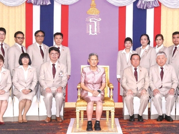 สมเด็จพระกนิษฐาธิราชเจ้า กรมสมเด็จพระเทพรัตนราชสุดาฯ สยามบรมราชกุมารี เสด็จพระราชดำเนินไปทรงเปิดงานประชุมวิชาการเทคนิคการแพทย์
แห่งประเทศไทยฯ ซึ่งจัดขึ้นเป็นครั้งที่ 47 หัวข้อ “Advancing Health with Precision : The Future of Medical Technology” (ยกระดับการดูแลสุขภาพแม่นยำ ด้วยเทคโนโลยีการแพทย์แห่งอนาคต) เพื่อเผยแพร่ความรู้ ความก้าวหน้าทางวิชาการด้านเทคนิคการแพทย์ โอกาสนี้ พระราชทานรางวัลและโล่ประกาศเกียรติคุณแก่นักเทคนิคการแพทย์ดีเด่น 5 คน ณ ศูนย์การค้าไอคอนสยาม เขตคลองสาน กรุงเทพฯ เมื่อวันพฤหัสบดีที่ 29 พฤษภาคม 2568 เวลา 08.45 น.