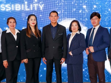 ตอบรับทุกความต้องการของอุตสาหกรรม MICE : ชัยพร อินทนิล ผจก.ทั่วไปส่วนภูมิภาค และ ภัคชุดา
ผลจริต ผอ.ฝ่ายงานบริหารรายได้ส่วนภูมิภาค บจก.พรหมมหาราชพัฒนาที่ดิน ผู้บริหารโรงแรมเดอะ เบอร์เคลีย์ ประตูน้ำ ต้อนรับผู้แทน
จากวงการอุตสาหกรรมไมซ์ (MICE) ในงานเปิดบ้านภายใต้แนวคิด “Infinite
Possibility” เพื่อแสดงถึงศักยภาพ
ไร้ขีดจำกัดของโรงแรมฯ ที่ โรงแรมเดอะ เบอร์เคลีย์ ประตูน้ำ เขตราชเทวี