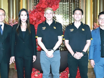 ร่วมกิจกรรม : ลักษมีกานต์ อิงคะกุล ประธานเจ้าหน้าที่บริหารมิราเคิล กรุ๊ป ต้อนรับ สุนิษฐ์ สก็อต ผช.ผอ.กลุ่มกลยุทธ์การพัฒนาศักยภาพองค์กร บจก.บุญรอดบริวเวอรี่ และ ธนวัฒน์ สกุณาธวงศ์ ผจก.พัฒนาองค์กรอาวุโส ในโอกาสเข้าร่วมงานแลกเปลี่ยนความรู้ หัวข้อ “แนวทางบริหารจัดการงานด้านวัฒนธรรมองค์กร” จัดโดย บมจ.ปตท. น้ำมันและการค้าปลีก ที่ โรงแรมอัศวิน แกรนด์ คอนเวนชั่น เขตหลักสี่ กรุงเทพฯ
