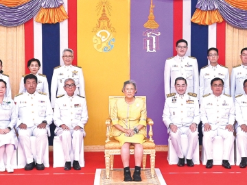สมเด็จพระกนิษฐาธิราชเจ้า กรมสมเด็จพระเทพรัตนราชสุดาฯ สยามบรมราชกุมารี เสด็จพระราชดำเนินแทนพระองค์ไปทรงวางพวงมาลา
ถวายราชสักการะพระบรมราชานุสาวรีย์ พระบาทสมเด็จพระปรเมนทรมหาอานันทมหิดล พระอัฐมรามาธิบดินทร โอกาสนี้ ทรงวางพวงมาลาของ
พระบาทสมเด็จพระเจ้าอยู่หัว, สมเด็จพระนางเจ้าสิริกิติ์ พระบรมราชินีนาถ พระบรมราชชนนีพันปีหลวง, สมเด็จพระนางเจ้าฯ พระบรมราชินี
และพวงมาลาส่วนพระองค์ หน้าอาคาร อปร คณะแพทยศาสตร์ จุฬาลงกรณ์มหาวิทยาลัย เมื่อวันจันทร์ที่ 9 มิถุนายน 2568 เวลา 15.26 น.
