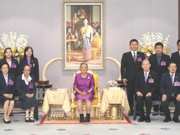 สมเด็จพระกนิษฐาธิราชเจ้า กรมสมเด็จพระเทพรัตนราชสุดาฯ สยามบรมราชกุมารี เสด็จออก ณ วังสระปทุม พระราชทานพระราชวโรกาสให้ ศ.กิตติคุณ นพ.จรัส สุวรรณเวลา รองประธานมูลนิธิส่งเสริมโอลิมปิกวิชาการและพัฒนามาตรฐานวิทยาศาสตร์ศึกษาฯ นำคณะกรรมการจัดการแข่งขันโอลิมปิกวิชาการระหว่างประเทศ เฝ้าทูลละอองพระบาท กราบบังคมทูลรายงานความคืบหน้าการเตรียมการซึ่งมูลนิธิฯ จะเป็นเจ้าภาพจัดการแข่งขันฯ เมื่อวันเสาร์ที่ 7 มิถุนายน 2568