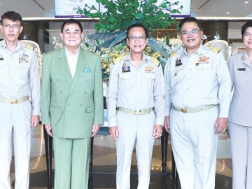 นบป. รุ่นที่ 5 : ดร.อัศวิน อิงคะกุล ประธานกรรมการบริหาร มิราเคิล กรุ๊ป ต้อนรับ จักรพงศ์ คำจันทร์ ผู้ว่าการ
การประปาส่วนภูมิภาค ในพิธีเปิดการอบรม “การพัฒนานักบริหารกิจการประปา” ช่วงที่ 3 ชุดวิชาการบริหารงานในยุคดิจิทัล โดยมี 3 รอง ผวก.กปภ. อัษฎา ชูสิน, นิธิศ ทองสอาด, ชมนาถ พรสมผล พร้อม 2 ผช.
ผวก.กปภ. ธนกร ศิลปะรายะ, สุพันธนิดา อัครปรีชานนท์ ร่วมงาน ที่โรงแรมมิราเคิล แกรนด์ คอนเวนชั่น