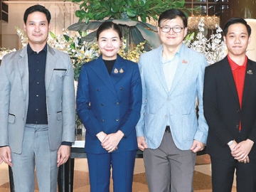 คนรุ่นใหม่รู้ทันภัยสุขภาพ : อนัคพล อิงคะกุล รองประธานกรรมการบริหารมิราเคิล กรุ๊ป ต้อนรับ จิราพร
สินธุไพร รมต.สำนักนายกรัฐมนตรี ในพิธีเปิดงาน “ก้าวสู่ปีที่ 15 สถาบันยุวทัศน์แห่งประเทศไทย : โตมากับเรา
โตไปด้วยกัน” จัดโดย นพ.พงศ์เทพ วงศ์วัชรไพบูลย์ ผจก.สำนักงานกองทุนสนับสนุนการสร้างเสริมสุขภาพ
โดยมี พญ.มธุรดา สุวรรณโพธิ์ ผอ.โรงพยาบาลศรีธัญญา ร่วมงาน ที่ โรงแรมมิราเคิล แกรนด์ คอนเวนชั่น