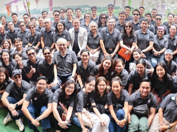 ประชุมสัญจร : สนั่น อังอุบลกุล ประธานมูลนิธิเพื่อสถาบันการศึกษาวิชาการจัดการแห่งประเทศไทย (IMET) โครงการพัฒนาผู้นำที่มีศักยภาพสูงสร้างคุณค่าให้ตนเองและผู้อื่น นำคณะ IMET MAX รุ่น 7 ดูงาน โดยมี ดร.ชุมพล พรประภา, รศ.นพ.ฉันชาย สิทธิพันธุ์, เทวินทร์ วงศ์วานิช, สมประสงค์ บุญยะชัย, ดร.วิรไท สันติประภพ, สมชัย เลิศสุทธิวงค์ และ วิชัย เบญจรงคกุล ร่วมงาน ที่ กิ่วม่วงฮิล จังหวัดน่าน