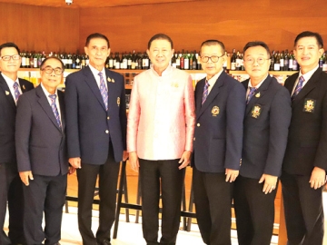 เตรียมงาน : สนั่น อังอุบลกุล นายกสมาพันธ์สมาคมผู้ปกครองและครูโรงเรียนในครือมูลนิธิเซนต์คาเบรียลฯ
ต้อนรับ สุนันต์ อรุณนพรัตน์ นายกสมาพันธ์สมาคมศิษย์เก่าคณะเซนต์คาเบรียลฯ และคณะกรรมการ เพื่อหารือ
การจัดงานฉลอง “Jubilee 2025 คณะภราดาเซนต์คาเบรียลแห่งประเทศไทย” โดยมี กิตติชัย เจริญวุฒิลาภ,
ศิริพงศ์ ไชยวงค์, จักรี รุจิขจรเดช, ณรงค์ ลีลสมภพ ร่วมงาน ที่ โรงแรมแกรนด์ ไฮแอท เอราวัณ