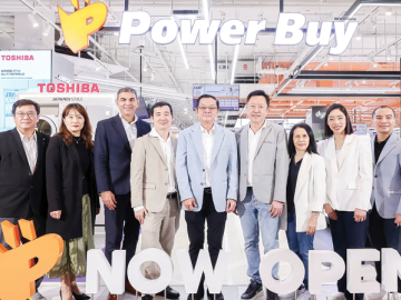 “ศูนย์รวมเทคโนโลยีเพื่อชีวิต” : ศิวาพร สัมมุตถี ผช.กก.ผจก.ใหญ่อาวุโส ฝ่ายจัดซื้อ
ออมนิชาแนล บจก.เพาเวอร์บาย เปิดตัว Power Buy โฉมใหม่ สาขาแฟชั่นไอส์แลนด์
โดยมี ประเสริฐ ศรีอุฬารพงศ์ ประธานเจ้าหน้าที่บริหาร บจก.สยาม รีเทล
ดีเวลล็อปเม้นท์ และพันธมิตรร่วมยินดี ที่ เพาเวอร์บาย สาขาแฟชั่นไอส์แลนด์