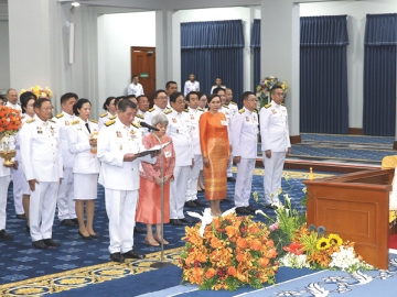 สมเด็จพระเจ้าน้องนางเธอ เจ้าฟ้าจุฬาภรณวลัยลักษณ์ อัครราชกุมารี กรมพระศรีสวางควัฒน วรขัตติยราชนารี เสด็จลง ณ ศาลาดุสิดาลัย สวนจิตรลดา พระราชวังดุสิต พระราชทานพระวโรกาสให้ นายภูมิธรรม เวชยชัย
รองนายกรัฐมนตรี รักษาราชการแทนนายกรัฐมนตรี พร้อมด้วยคณะรัฐมนตรีและคู่สมรส เฝ้าถวายพระพรชัยมงคล เนื่องในโอกาสวันคล้ายวันประสูติ วันที่ 4 กรกฎาคม 2568 เมื่อวันจันทร์ที่ 14 กรกฎาคม 2568 เวลา 14.00 น.