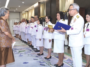 สมเด็จพระกนิษฐาธิราชเจ้า กรมสมเด็จพระเทพรัตนราชสุดาฯ สยามบรมราชกุมารี เสด็จออก ณ วังสระปทุม พระราชทานพระราชวโรกาสให้ นายอนุกุล ปีดแก้ว ปลัดกระทรวงการพัฒนาสังคมและความมั่นคงของมนุษย์ และคณะ เฝ้าทูลละอองพระบาท ทูลเกล้าทูลกระหม่อมถวายเงินรายได้จากการออกร้านในงานกาชาด ประจำปี 2567 เพื่อบำรุงสภากาชาดไทย เมื่อวันจันทร์ที่ 21 กรกฎาคม 2568 เวลา 14.00 น.
