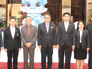 อบรมพนักงาน : เรือเอกสาโรจน์ คมคาย อธิบดีกรมสวัสดิการและคุ้มครองแรงงาน เปิด “โครงการอบรมหลักสูตรพนักงานตรวจแรงงานสำหรับข้าราชการ” โดยมี พงศ์เทพ เพชรโสม รองอธิบดีกรมฯ, ศักดิ์ศิลป์ ตุลาธร หัวหน้าผู้ตรวจราชการกรมฯ และคณะผู้บริหารของกรมฯ ร่วมงาน ที่ โรงแรม ดิ เอมเมอรัลด์