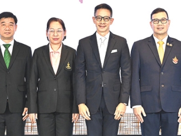 “เมืองไทยมอบทุนน้องน้อย” ครั้งที่ 36 : สาระ ล่ำซำ ประธานเจ้าหน้าที่บริหาร บมจ.เมืองไทยประกันชีวิต เป็นประธานในพิธีมอบทุนการศึกษาแก่เยาวชนที่เรียนดีแต่ขาดแคลนทุนทรัพย์จาก 19 โรงเรียนในพื้นที่เขตห้วยขวาง เขตดินแดง และเขตปทุมวัน รวมถึงบุตรหลานของเจ้าหน้าที่ในพื้นที่ทั้ง 3 เขต รวม 195 ทุน โดยมี ปัทมนิธิ เสนาณรงค์, ดร.บุษราคัม ศรีจันทร์, อิทธิพล อิงประสาร, ชุติสา ศาสตร์สาระ และ อุกฤษฎ์ องตระกูล ร่วมงาน ที่ นิทรรศน์รัตนโกสินทร์ ถนนราชดำเนินกลาง