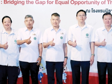 สัมมนาวิชาการ : วิชัย ไชยมงคล ที่ปรึกษา รมว.สาธารณสุข เปิดการประชุมธาลัสซีเมียแห่งชาติ
ครั้งที่ 26 ประจำปี 2568 “ลดความเหลื่อมล้ำ เสริมการเข้าถึง นวัตกรรมการรักษาธาลัสซีเมีย” จัดโดย สถาบัน
สุขภาพเด็กแห่งชาติมหาราชินี กรมการแพทย์ โดยมี นพ.ศักดา อัลภาชน์ รองปลัดกระทรวงสาธารณสุข และ
นพ.สุทัศน์ ฟู่เจริญ ประธานมูลนิธิโรคโลหิตจางธาลัสซีเมียฯ ร่วมงาน ที่ โรงแรมมิราเคิล แกรนด์ คอนเวนชั่น