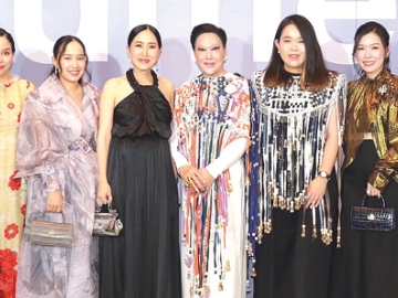 ฉลองก้าวสู่ปีที่ 14 : อมรสิริ บุญญสิทธิ์ บก.บห.นูเมโร ไทยแลนด์ นิตยสารแฟชั่นระดับโลก ลิขสิทธิ์จากฝรั่งเศส จัดงานระดมทุนช่วยเหลือผู้ป่วยโรคหลอดเลือดสมอง รพ.จุฬาลงกรณ์ และสนับสนุนการศึกษาแก่นิสิตคณะอักษรศาสตร์ จุฬาฯ พร้อมสมทบทุนช่วยเหลือทหารชายแดน ที่ โรงแรมแกรนด์ไฮแอท เอราวัณ กรุงเทพ