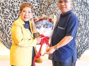 ระดับนานาชาติ : วุฒิศักดิ์ พิชญกานต์ ผจก.ทั่วไป โรงแรมเซ็นทาราแกรนด์ฯ ลาดพร้าว ร่วมยินดีกับ ดร.ศุภวรรณ ตีระรัตน์ ที่รับตำแหน่ง ผอ.สนง.ส่งเสริมการจัดประชุมและนิทรรศการ พร้อมแถลงข่าวงาน “Gastech 2026” ซึ่งจะจัดที่โรงแรมเซ็นทาราแกรนด์ฯ ลาดพร้าว
