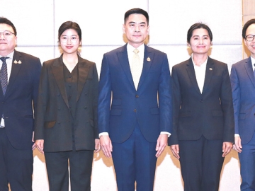 รับฟังความคิดเห็น : ดร.พิรุณ สัยยะสิทธิ์พานิช อธิบดีกรมการเปลี่ยนแปลงสภาพภูมิอากาศและสิ่งแวดล้อม เปิดการประชุมหัวข้อ “แนวทางการรายงานการปล่อยก๊าซเรือนกระจกภาคบังคับ เพื่อสนับสนุนเป้าหมายด้านการเปลี่ยนแปลงสภาพภูมิอากาศของประเทศไทย” ที่ โรงแรมอัศวิน แกรนด์ คอนเวนชั่น เขตหลักสี่