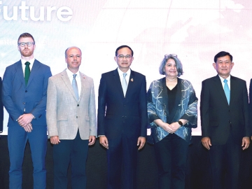 The Education for the Future : รศ.ดร.ประวิต เอราวรรณ์ เลขาธิการสภาการศึกษา เปิดงาน “Thailand
International Conference on Education Research” โดยมี อาร์ตี้ ไซฮาจี หัวหน้าฝ่ายการศึกษาองค์การ
ยูนิเซฟ ประเทศไทย, ศ.ดร.มุสตาฟา ยูนุส เอียร์ยามาน, ดร.อำนาจ วิชยานุวัติ, ศ.กิตติคุณ ดร.ศิริชัย
กาญจนวาสี, ศ.กิตติคุณ ดร.สมหวัง พิธิยานุวัฒน์ ร่วมงาน ที่ โรงแรมอัศวิน แกรนด์ คอนเวนชั่น กรุงเทพ