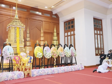 สมเด็จพระกนิษฐาธิราชเจ้า กรมสมเด็จพระเทพรัตนราชสุดาฯ สยามบรมราชกุมารี เสด็จพระราชดำเนินไปในการพระพิธีธรรมสวดพระอภิธรรมศพ
ศ.เกียรติยศ นพ.สงคราม ทรัพย์เจริญ แพทย์ประจำพระองค์ในพระบาทสมเด็จพระบรมชนกาธิเบศร มหาภูมิพลอดุลยเดชมหาราช บรมนาถบพิตร
และแพทย์ประจำพระองค์ในพระบาทสมเด็จพระเจ้าอยู่หัว ผู้มีคุณูปการต่อวงการแพทย์และสาธารณสุข รณรงค์ให้คนไทยไม่สูบบุหรี่ เป็นผู้ริเริ่มควบคุมการสูบบุหรี่ในที่สาธารณะ ณ ศาลาบัณณรศภาค วัดเบญจมบพิตรดุสิตวนาราม กรุงเทพมหานคร เมื่อวันเสาร์ที่ 13 กันยายน 2568